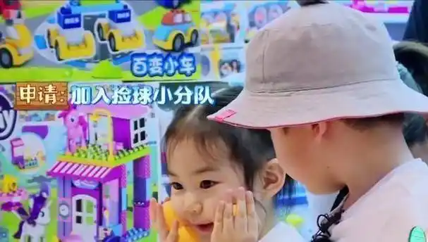 原创想想办法吧爸爸终于播出戚薇女儿lucky搞怪画风似甜馨