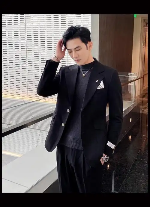 啄木鸟春季男装韩国浅绿色西装男套装轻熟风两粒扣修身休闲潮流痞帅