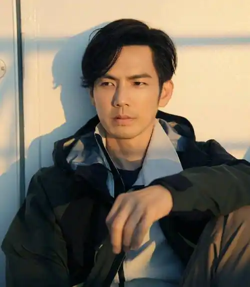 《漫游记》,钟汉良在节目中展示了他的生活习惯,不由感叹难怪颜值一点