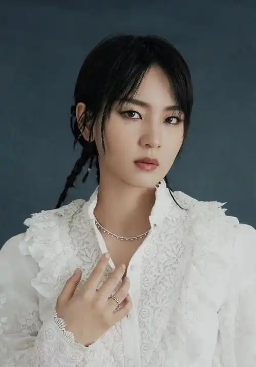 8位中性风女星现状:多人已无人问津,"男人婆"却变得风情万种