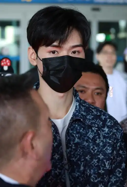 龚俊lv品牌大使##龚俊韩国机场人气