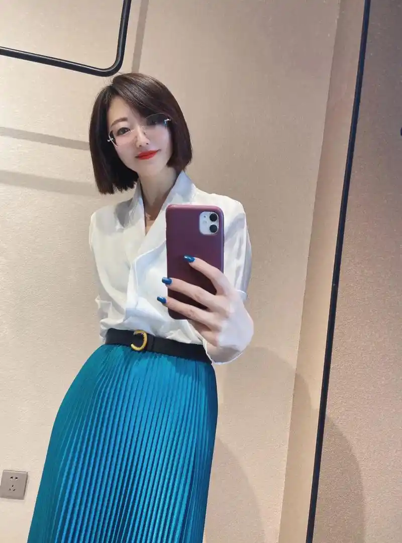 正青春不负芳华 #认真生活才能找到藏起来的糖果 #今日穿搭 - 抖音