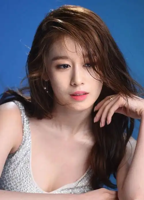 朴智妍高冷美艳身材超正仙女本仙