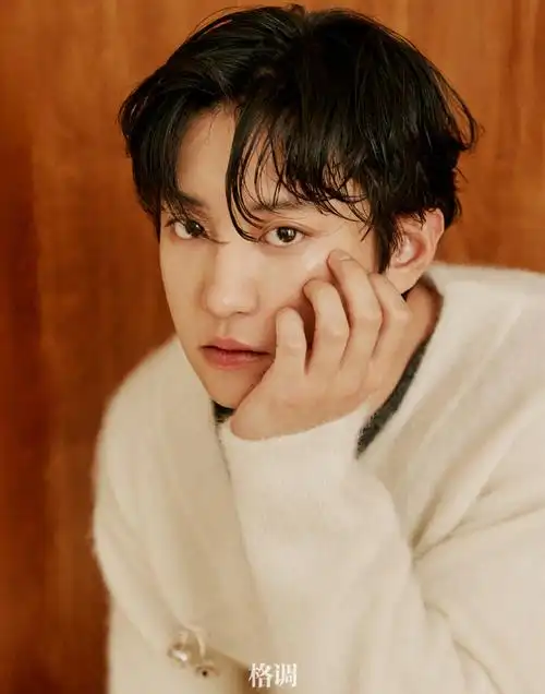 #朴灿烈和宠物合拍中国封面#