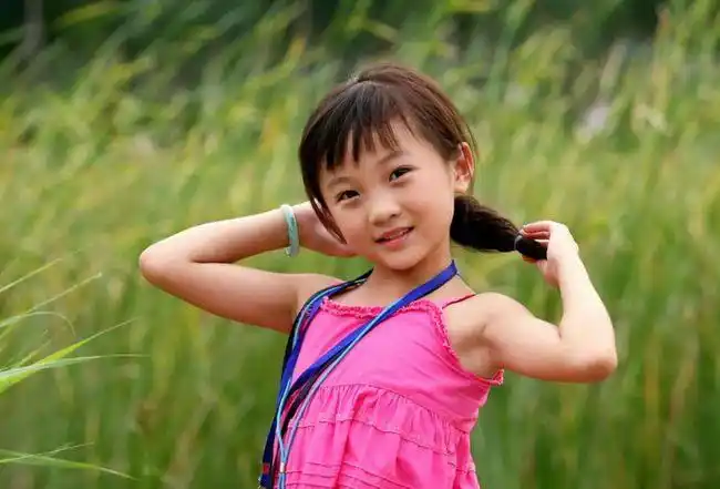 "奥运女孩"林妙可假唱成名,14岁就拍感情戏,高考失利遭嫌弃|童星