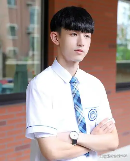 从杨严到钱三一:郭俊辰,少年感与演技派的博弈