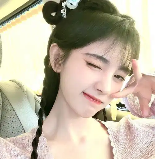 鞠婧祎分享剧组片场照 笑容清纯甜美气质超好