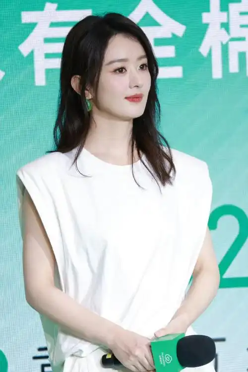 赵丽颖发型师##赵丽颖说重庆话##路人看到赵丽颖的表情##赵丽颖单手插