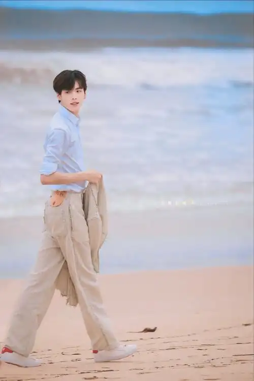 浪凡香氛品牌大使毕雯珺