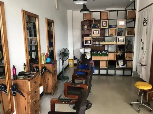 高湖路理发店转让