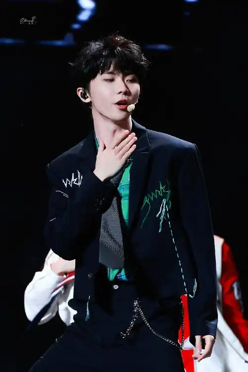 马嘉祺叁重楼暨出道四周年演唱会