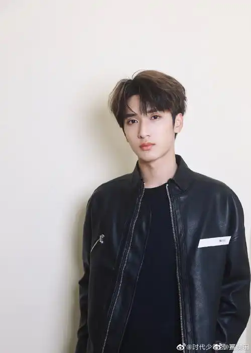 严浩翔真不热##严浩翔不热吗#严浩翔这一套妆造真的超级帅的啊~补过