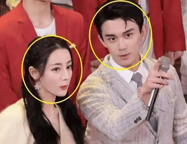 原创五四晚会路透曝光吴磊迪丽热巴再次同框吴磊的眼神宠溺像准男友