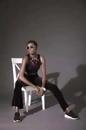 女孩子拍照时摆pose终极指南