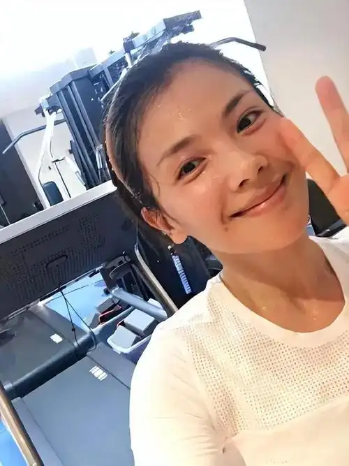 刘涛到底长啥样看清她起床素颜照后网友我不能接受