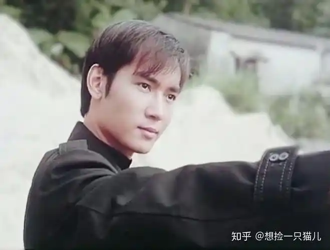 男生们觉得觉得焦恩俊帅吗