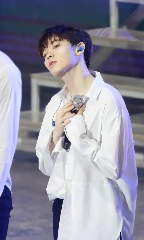 六周年快乐99    我怀念的 (live) (原唱:孙燕姿)  @尤长靖