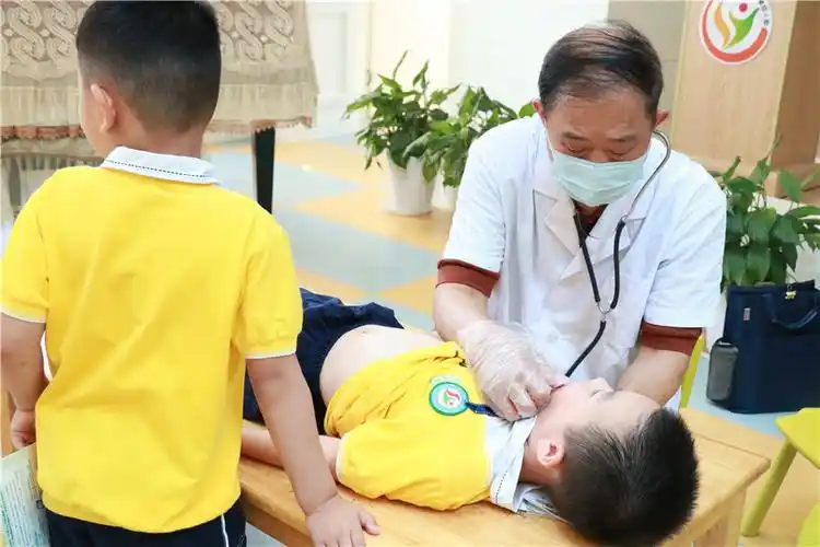 健康相伴 —区一实幼尧辰园开展幼儿健康体检