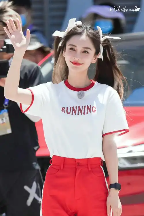 angelababy今日份跑男双马尾造型路透