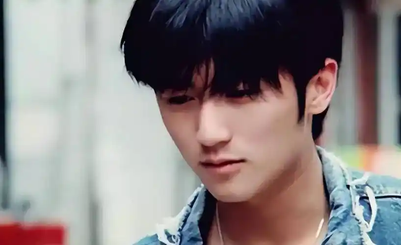 谢霆锋的手,赵丽颖的血栓,娱乐圈没有哪个巨星,可以随便成功_张嘉译_