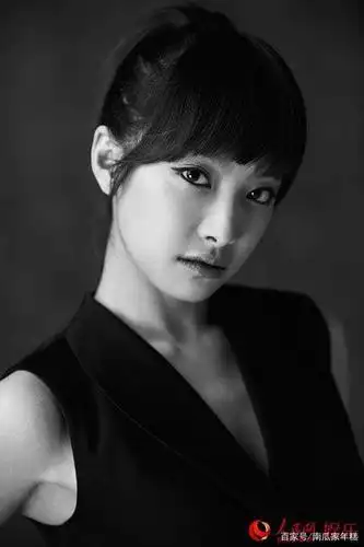 宋茜早年在韩国的照片 青涩动人 女王气质初显