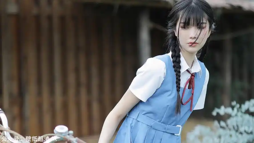 马尾辫白皙动人蓝色系小仙女壁纸