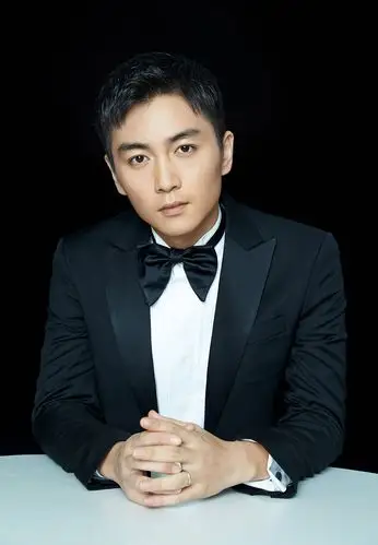 陈晓华表奖献花致敬电影前辈 传承电影精神庆祝百花齐放