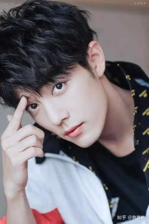 你收集了肖战哪些好看的照片? - 知乎