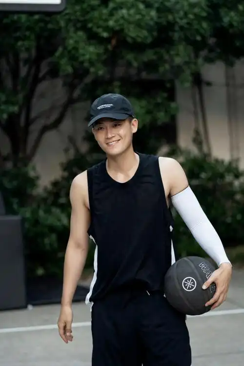 欧豪超话#豪想冒个泡#篮球少年@欧豪开始营业9015有谁的心巴被