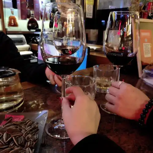 【科普】喝酒会痛风,红酒竟然对痛风有好处?医生揭露了实情