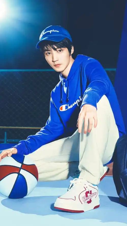 champion大中华区品牌代言人王俊凯##champion冠军王俊凯