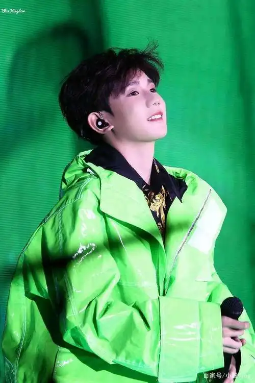 大家应该都知道王源喜欢绿色,可是为什么喜欢绿色