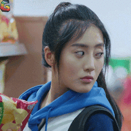 王梓薇又来了嫌弃soogifsoogif出品gif动图_动态图_表情包下载_soogif