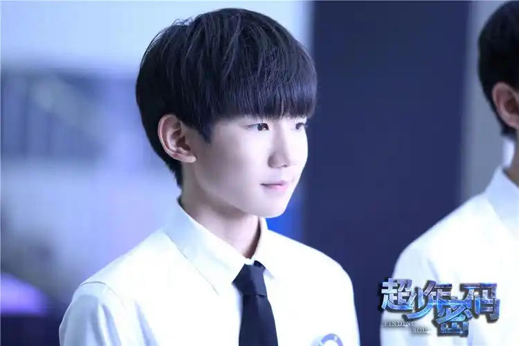 tfboys14岁师弟宣布退出娱乐圈 三小只不舍齐发声