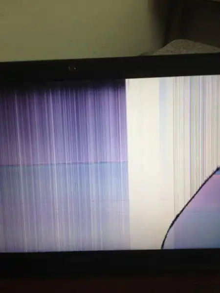 笔记本屏幕一角好像坏了花屏 有图