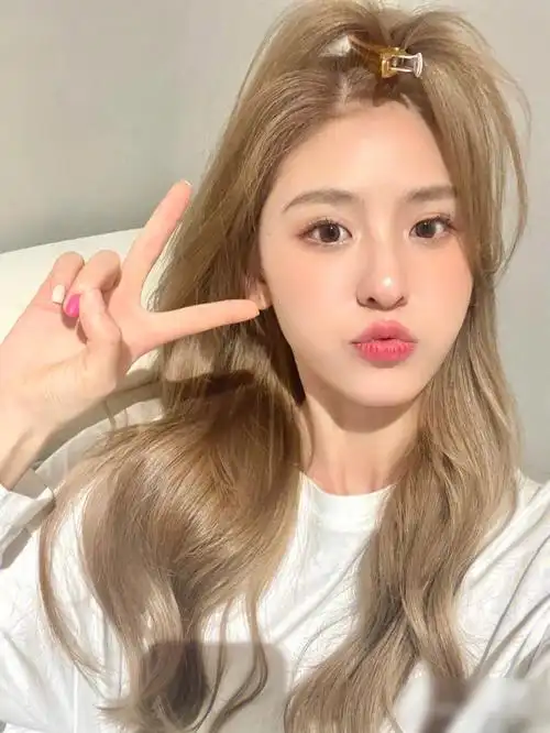 2021女生夏季流行发色推荐