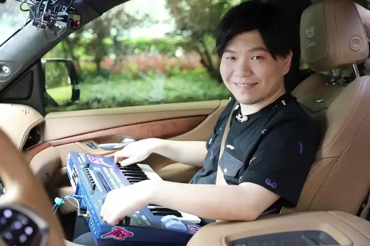 常石磊黄龄喊话薛之谦早点退休