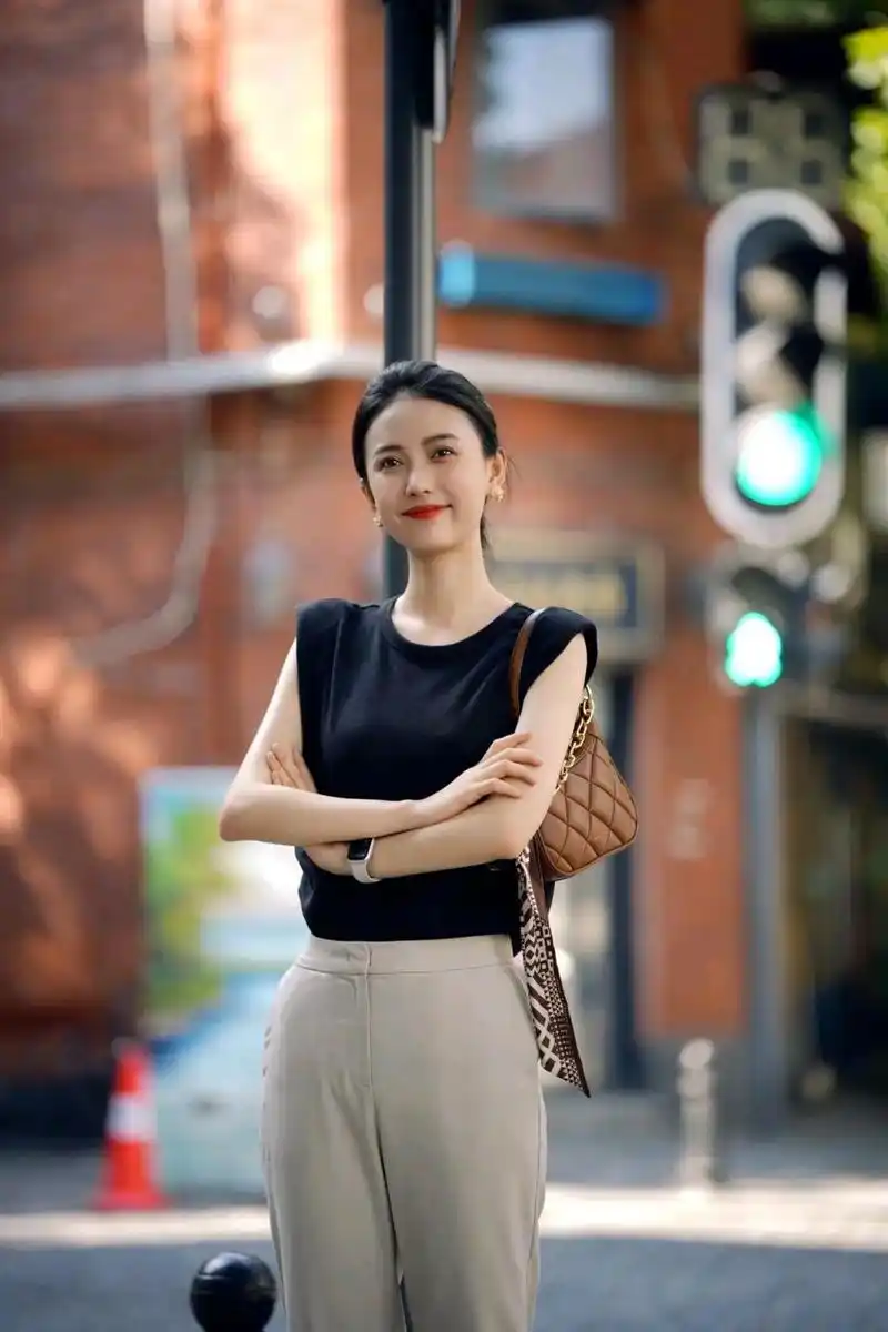 40岁,坚持单身的女人,活得真精致