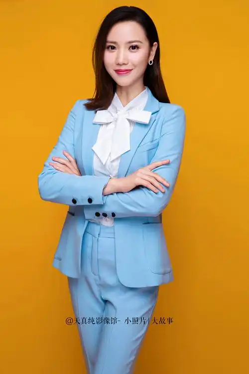 女生商务形象照职业形象照