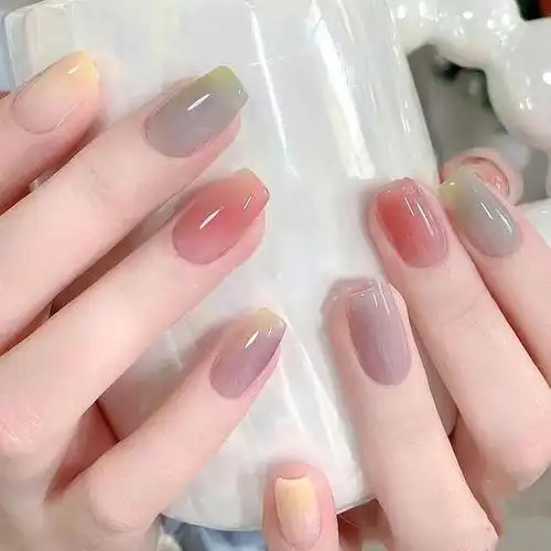 嘟嘟瓜美业网:夏日渐变美甲的正确打开方式,你get了吗?