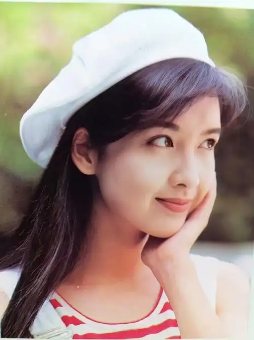 如何评价周慧敏的长相? - 知乎