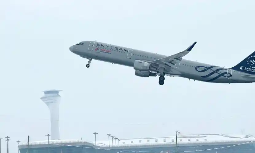 七架少见窄体飞机武汉天河国际机场起飞【4k60p】wuh/zhhh 20240207