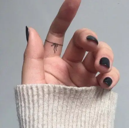 简单不显眼的手指纹身图案(12/17)