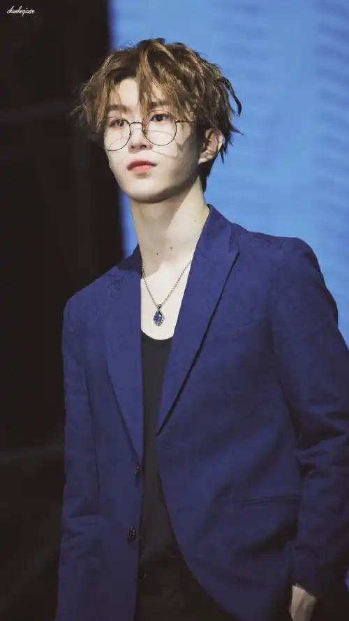 范丞丞今日换卷毛发型swag满满模仿表情包100分可爱