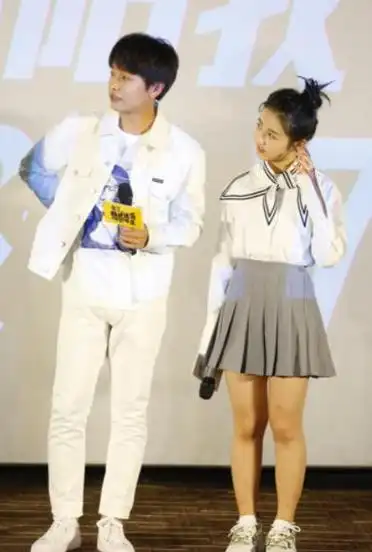 国民闺女张子枫5岁北漂曾被冯小刚钦点和徐峥搭戏