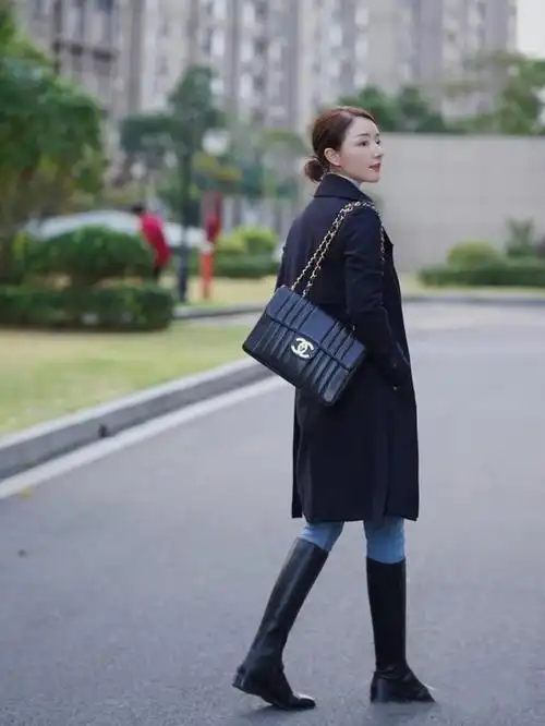 中筒靴到底怎么搭配才好看,中筒靴子搭配什么衣服好看图片("时髦精"