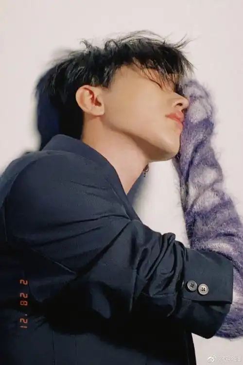 蔡徐坤壁纸##蔡徐坤新歌afterglow