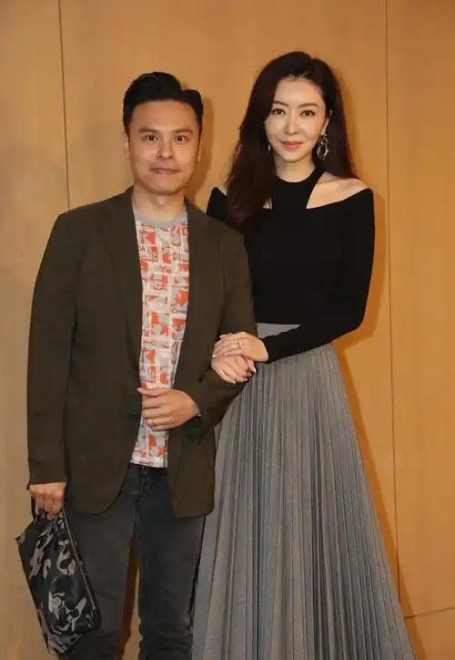 连成为百亿阔太后鲜少露面的熊黛林也挽着老公郭可颂一起出席8915