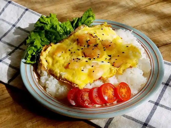 虾仁滑蛋盖饭的做法