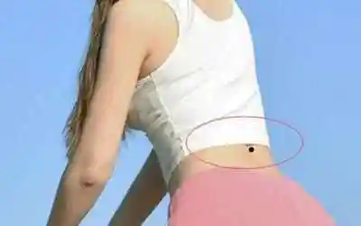 此处有痣的女人百年难遇一个天生凤凰命越老越有钱